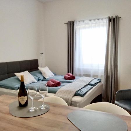 Air-Conditioned, Quiet Apartment - Center Of Sankt Poelten - Smart Tv 외부 사진