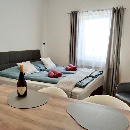 Air-Conditioned, Quiet Apartment - Center Of Sankt Poelten - Smart Tv 외부 사진