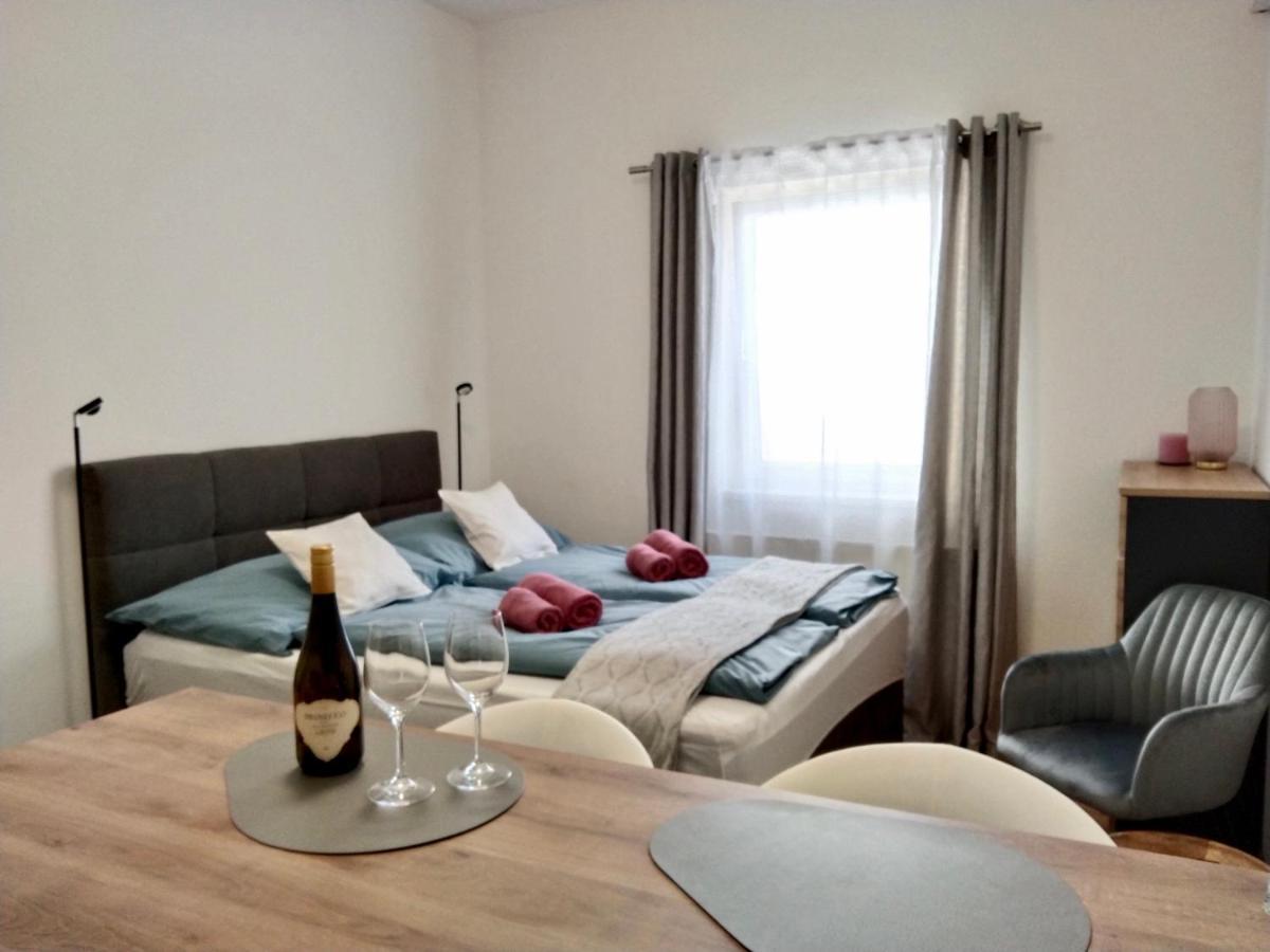 Air-Conditioned, Quiet Apartment - Center Of Sankt Poelten - Smart Tv 외부 사진